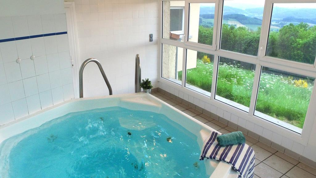 Vvf Villages « Les Monts Du Forez » Saint-Jean-La-Vetre Bagian luar foto